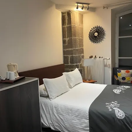Appartement A Clermont Ferrand Petit Dejeuner Et Menage Inclus Apartamento *