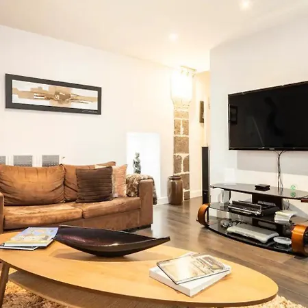 Dans Maison Du Xviᵉ Siècle Petit Déjeuner Et Ménage Inclus Aucun Frais Caché Apartamento