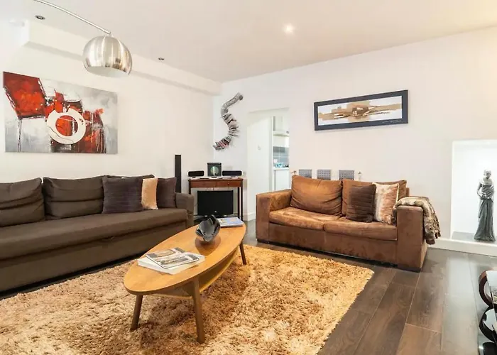 Dans Maison Du Xviᵉ Siècle Petit Déjeuner Et Ménage Inclus Aucun Frais Caché Clermont-Ferrand