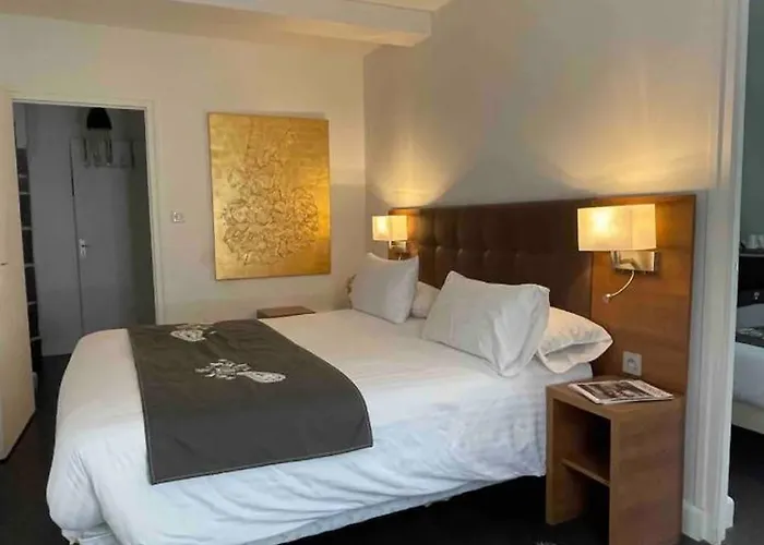 Dans Maison Du Xviᵉ Siècle Petit Déjeuner Et Ménage Inclus Aucun Frais Caché Clermont-Ferrand